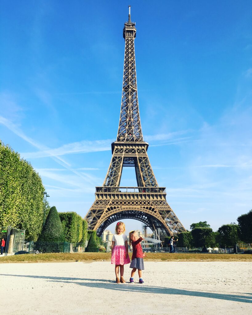 Fuller girls in Paris